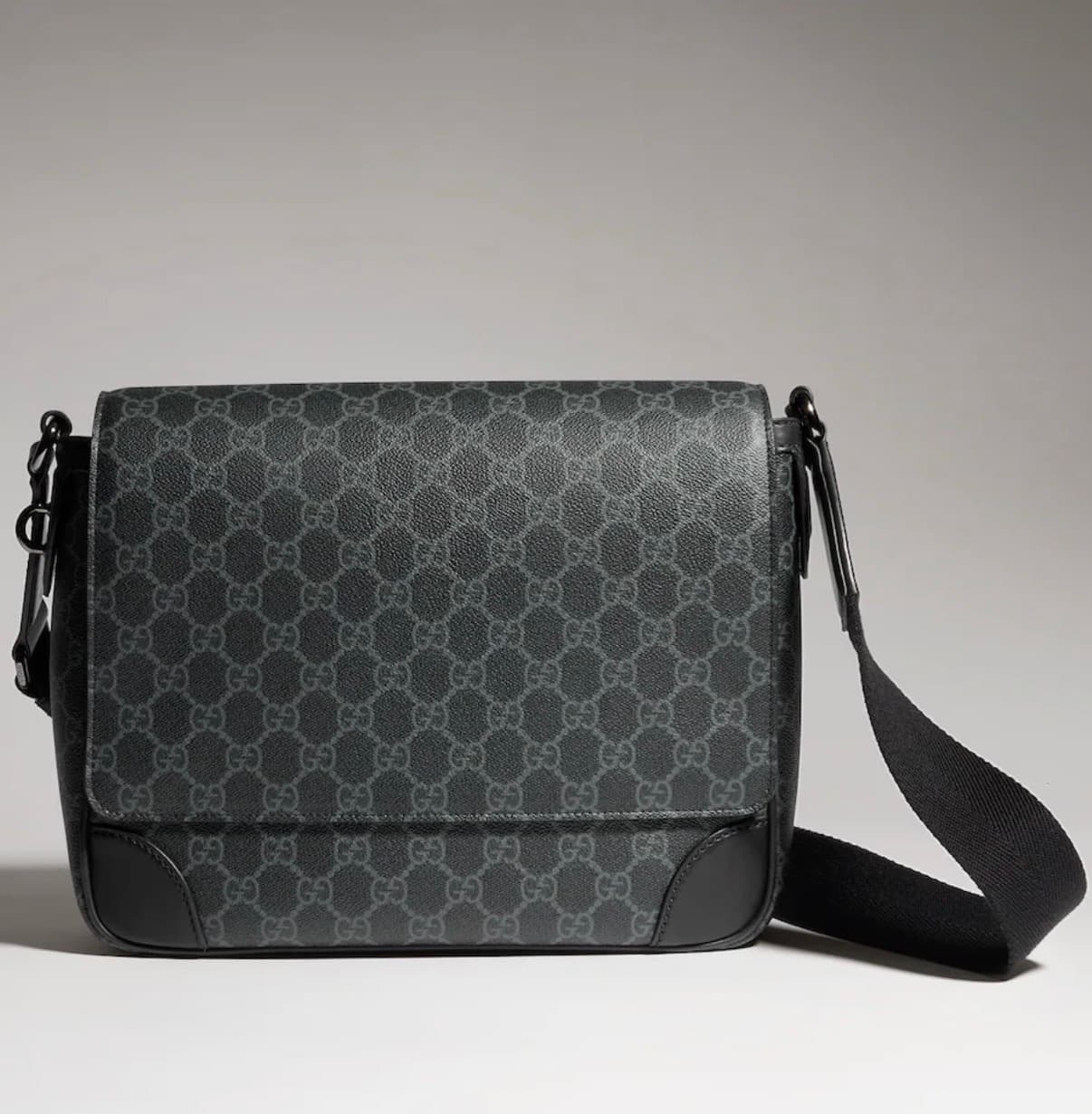 Gucci Sac à bandoulière GG Emblem moyen format