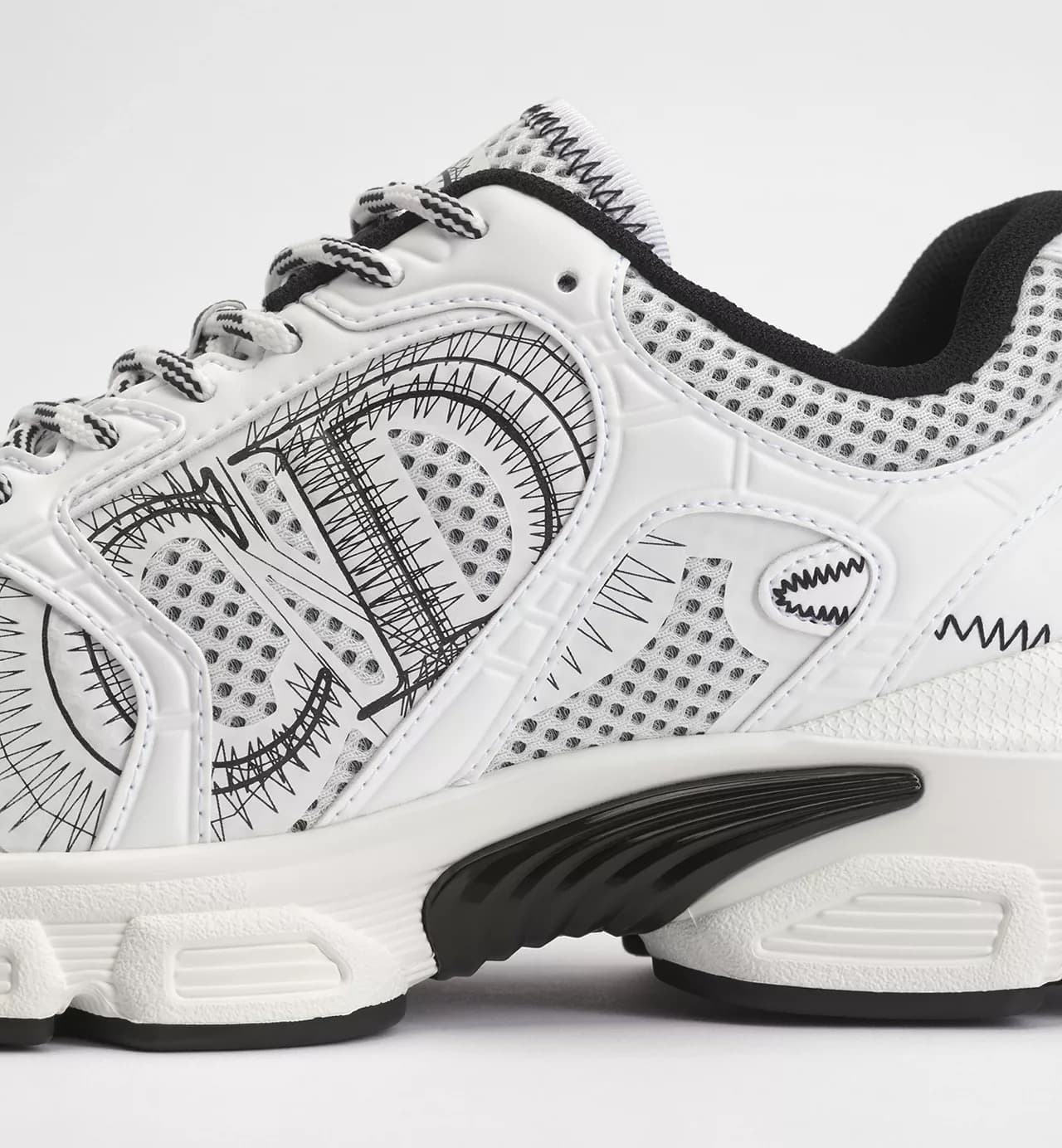 Dior Sneaker Chrono Résille et empiècements aspect cuir blancs et noirs — vue 4