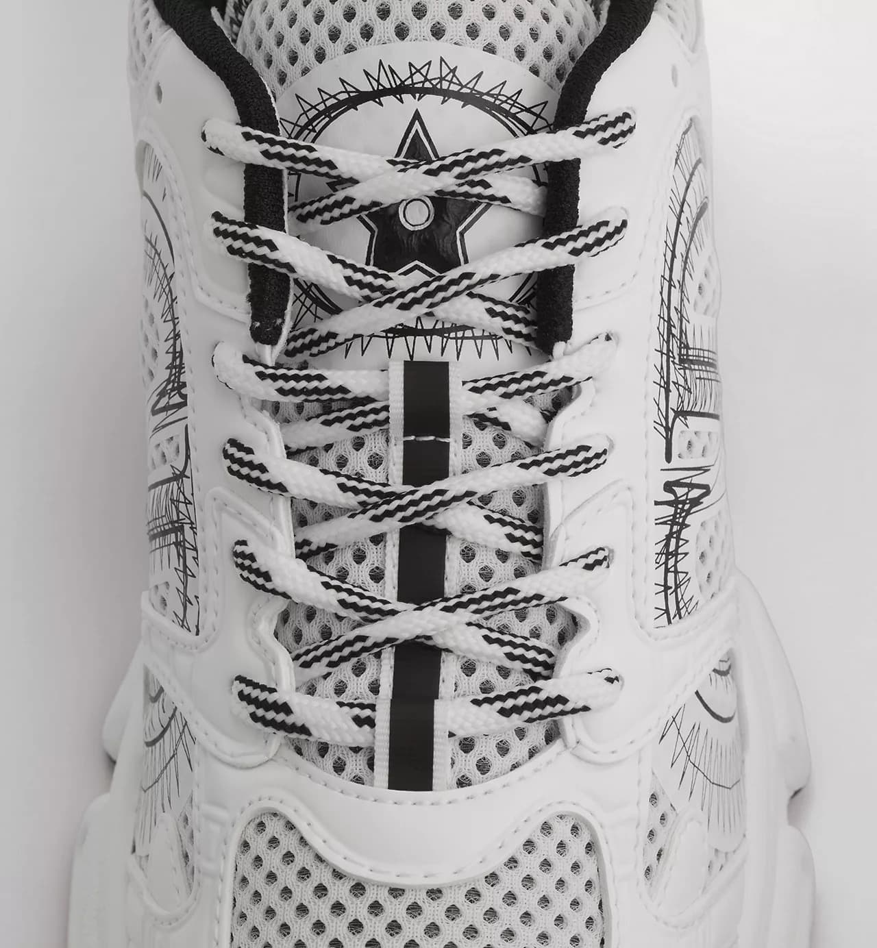 Dior Sneaker Chrono Résille et empiècements aspect cuir blancs et noirs — vue 5