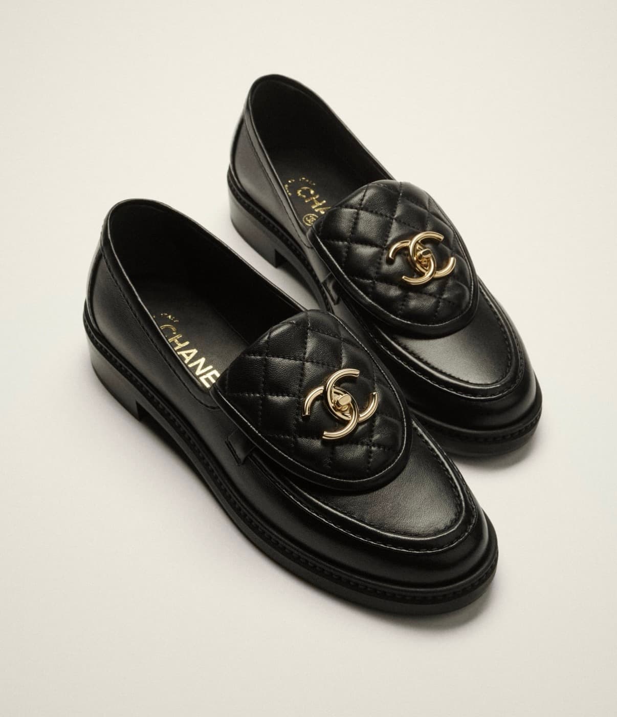Mocassin Chanel Black — vue 3