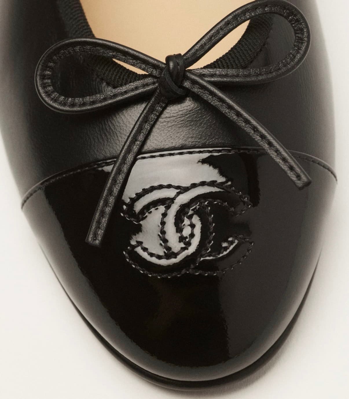 Ballerines Chanel Black mate • pointe Black brillante — vue 2