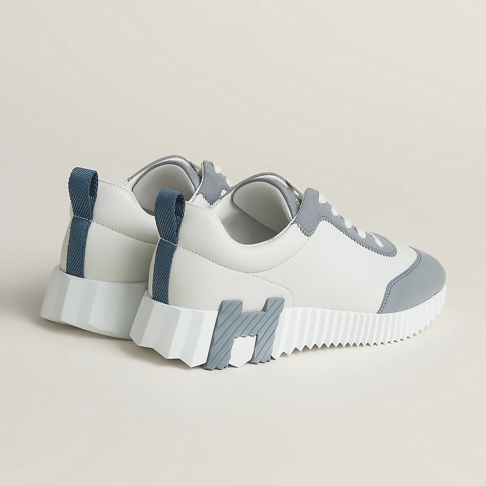 Hermes Sneakers Boucing Blanc • Bleu Galet — vue 3