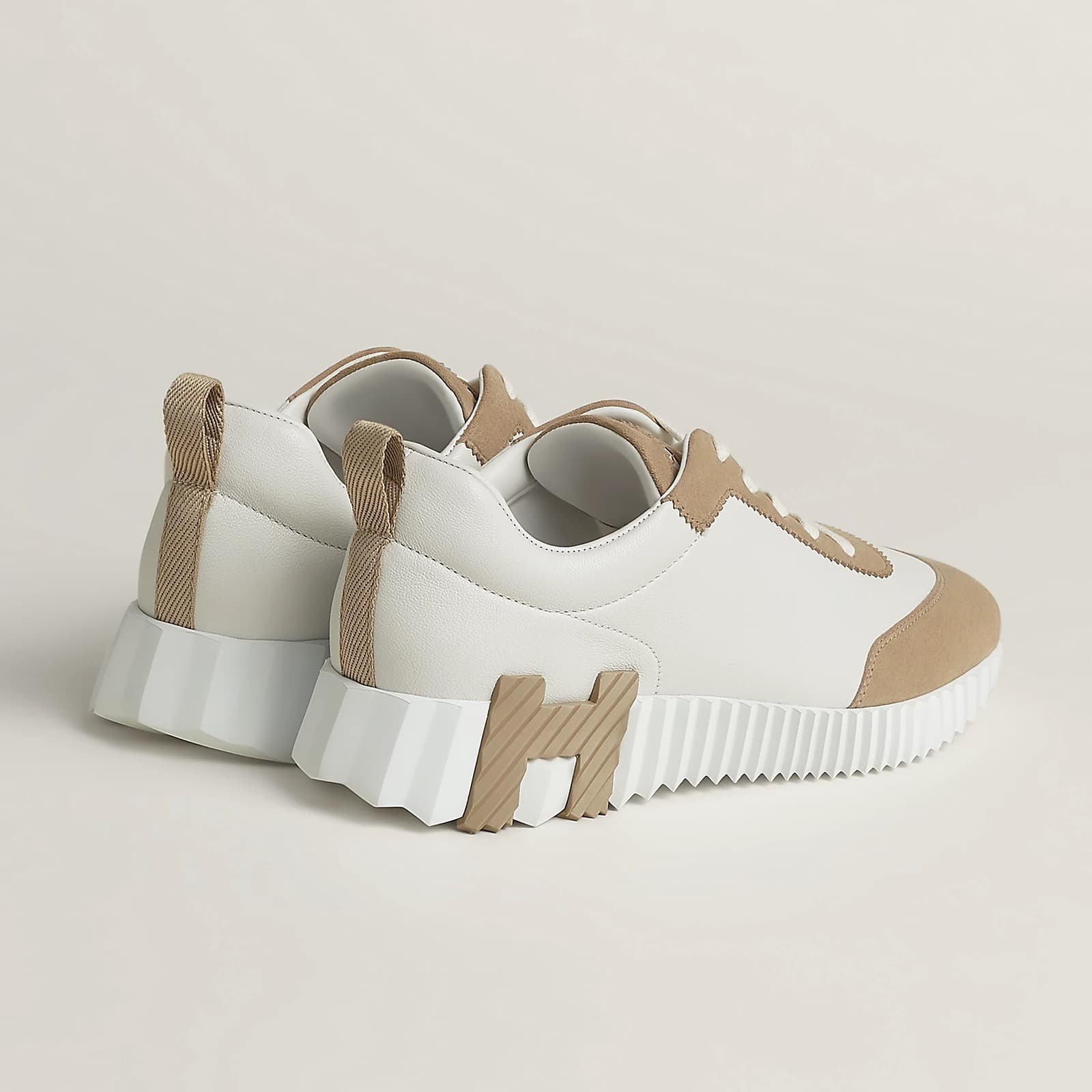 Hermes Sneakers Boucing Blanc • Beige Caramel — vue 3