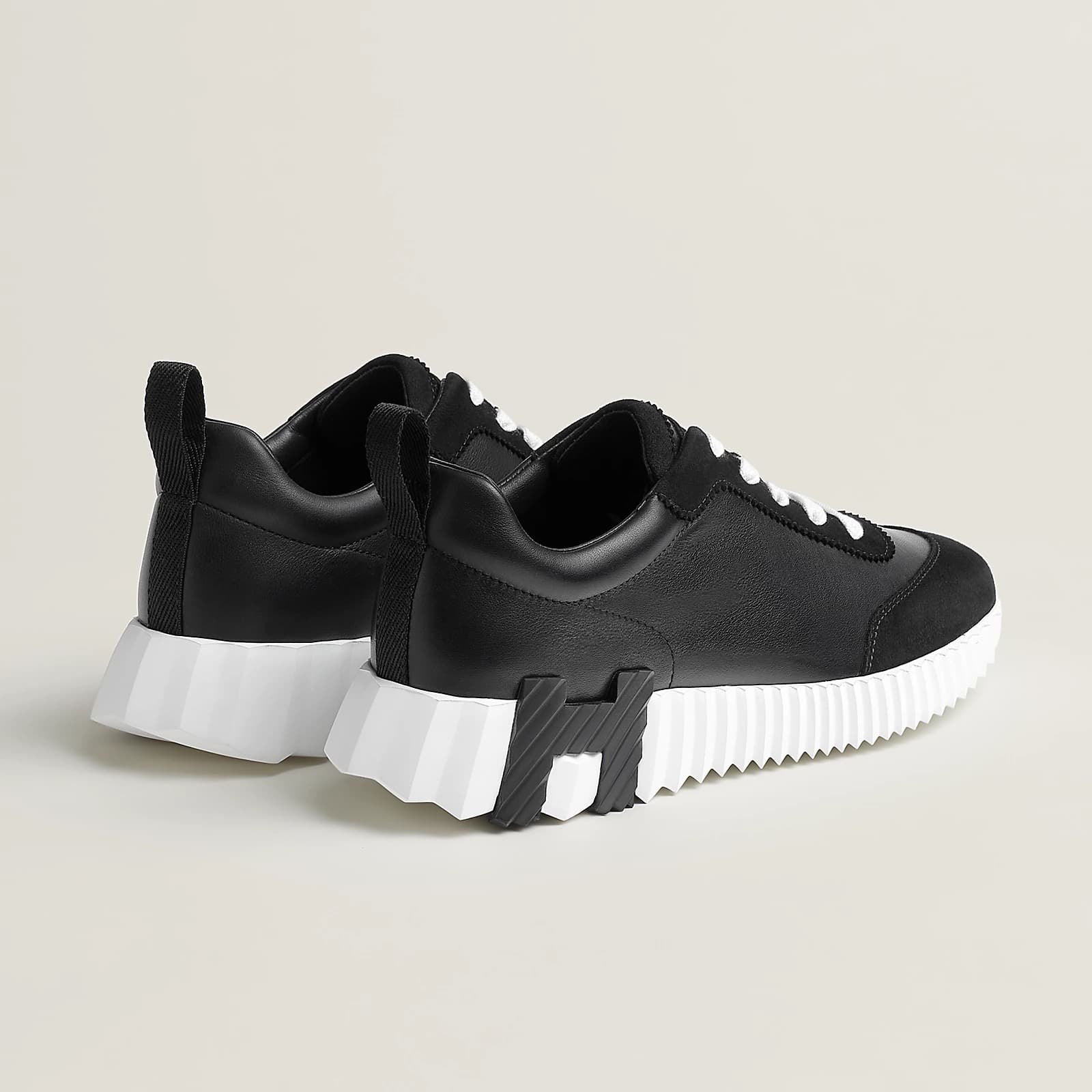 Hermes Sneakers Boucing black mate • black satin — vue 3
