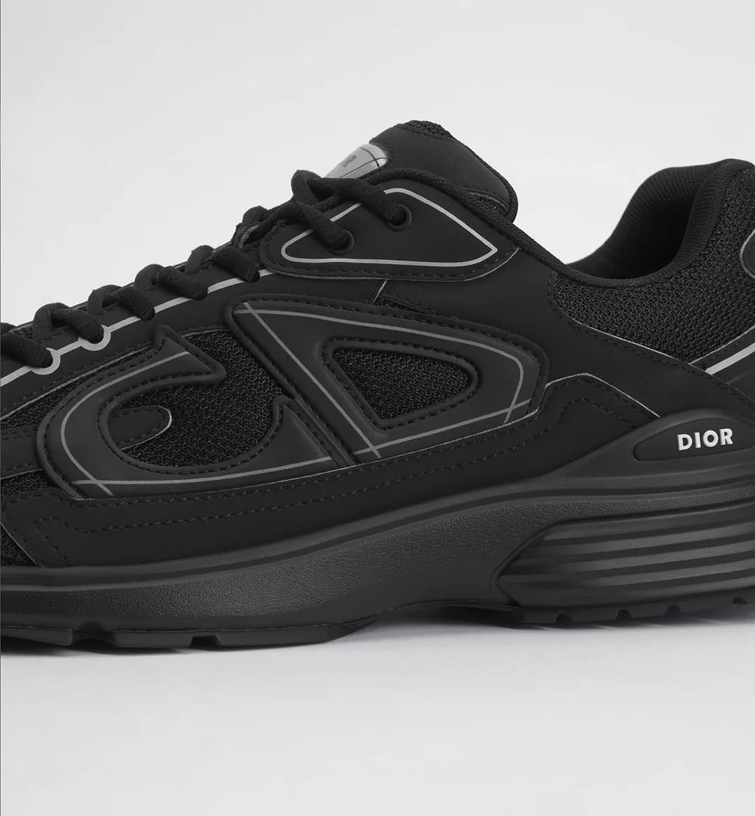 Dior Sneaker B30 Countdown — vue 3