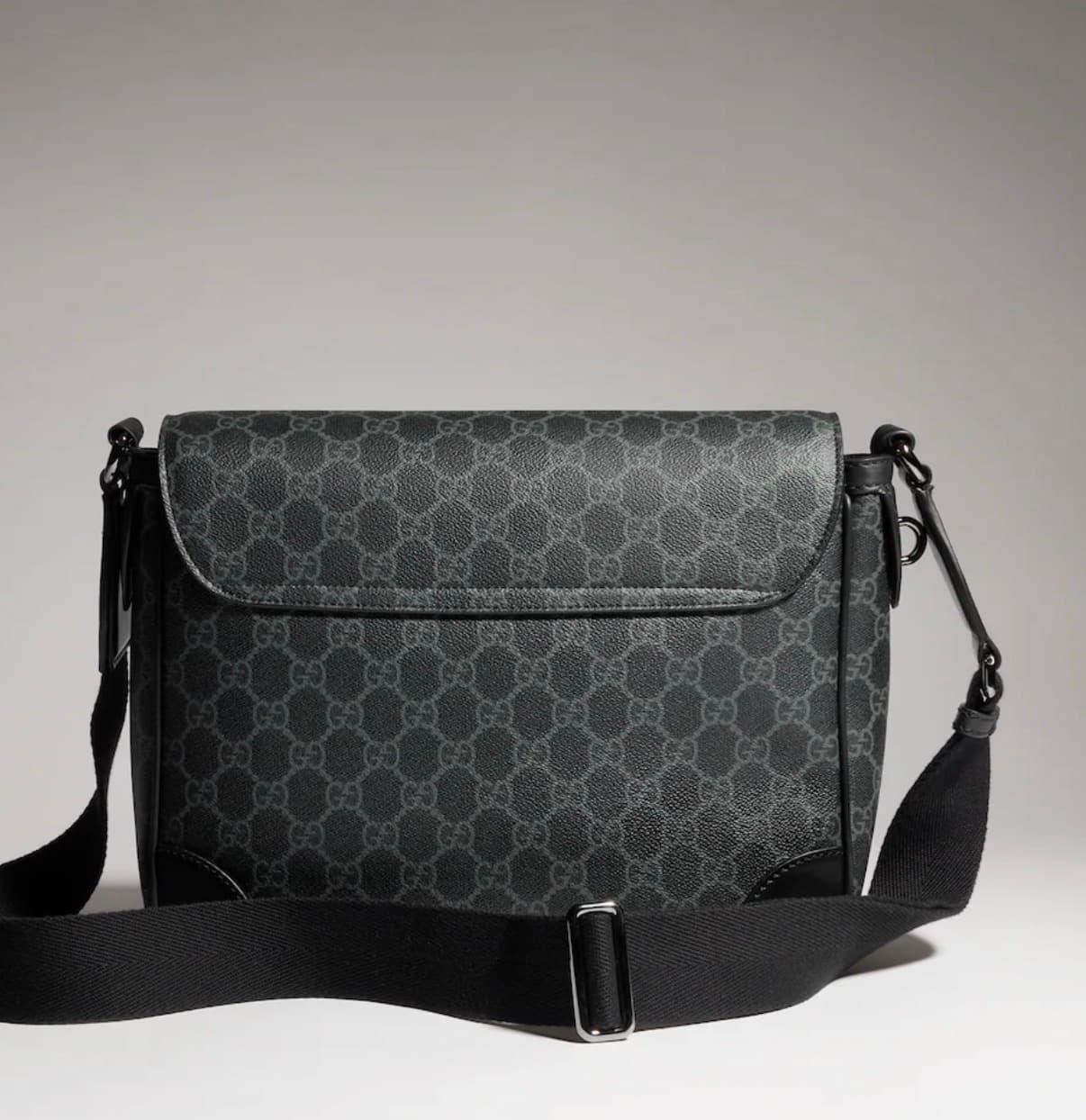 Gucci Sac à bandoulière GG Emblem moyen format — vue 5