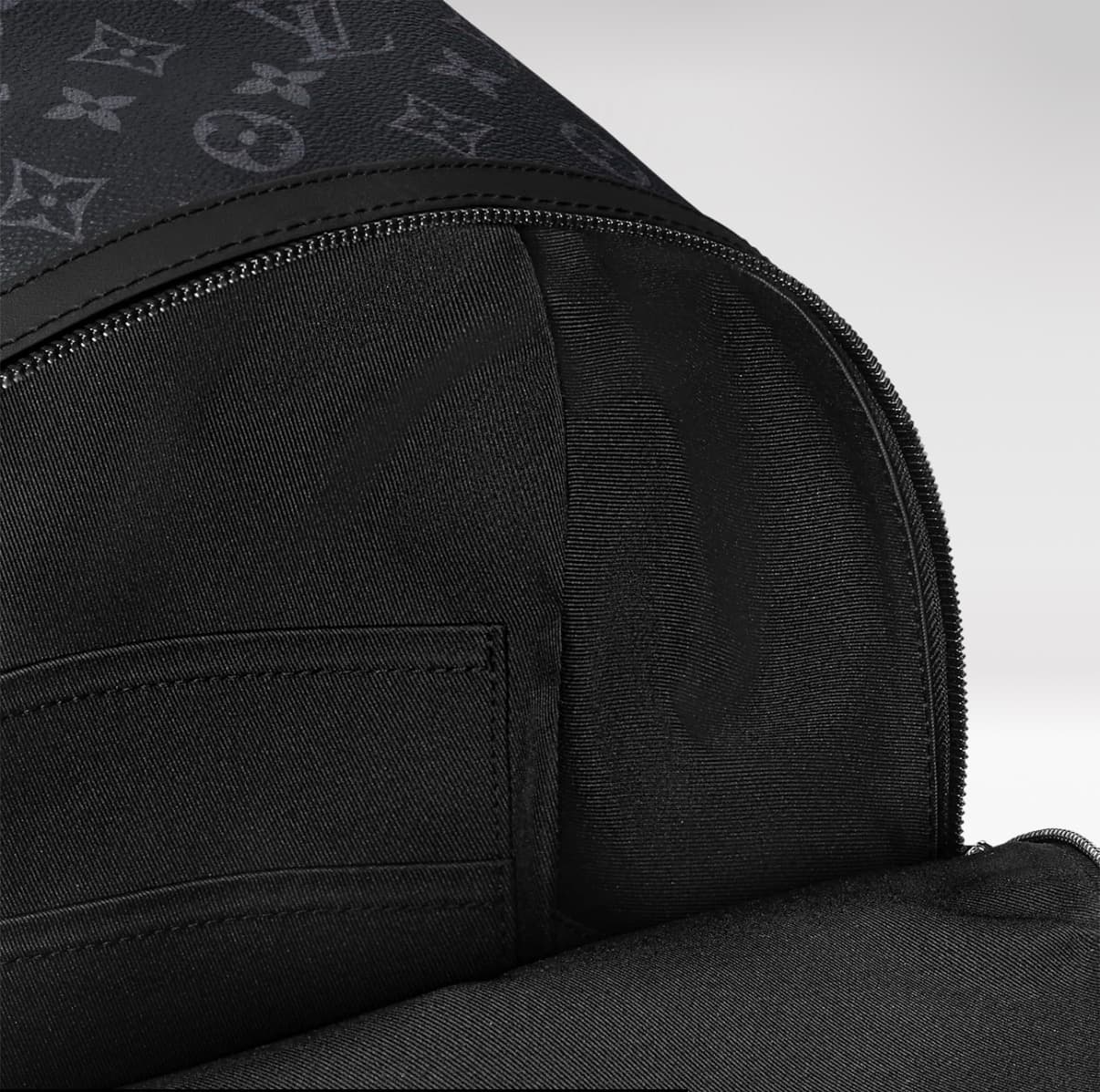 Louis Vuitton Sac à dos Discovery MM — vue 5