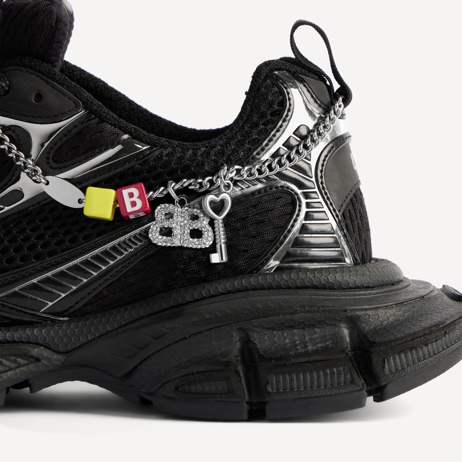 BALANCIAGA SNEAKER 3XL AVEC CHARMS EN NOIR/ARGENT — vue 2